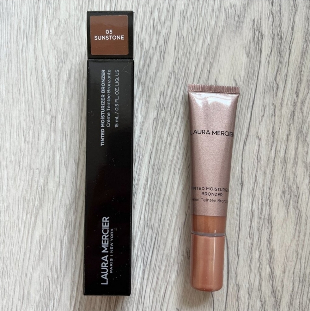 LAURA MERCIER Tinted Moisturizer Bronzer in Sunstone